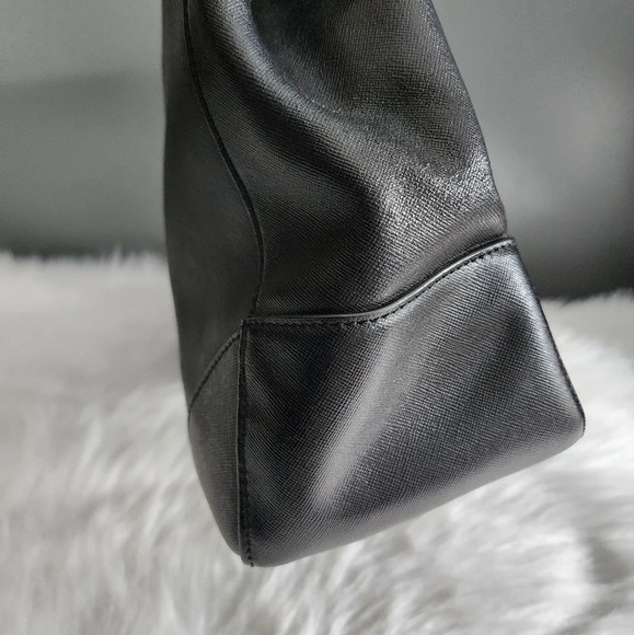 Tory Burch Hudson Bay Robinson Leather Tote - Picture 5 of 11